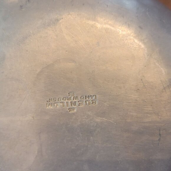 Buenelum Hand Wroght Leaf-Shaped Dish With Loop Handle - Picture 4 of 5